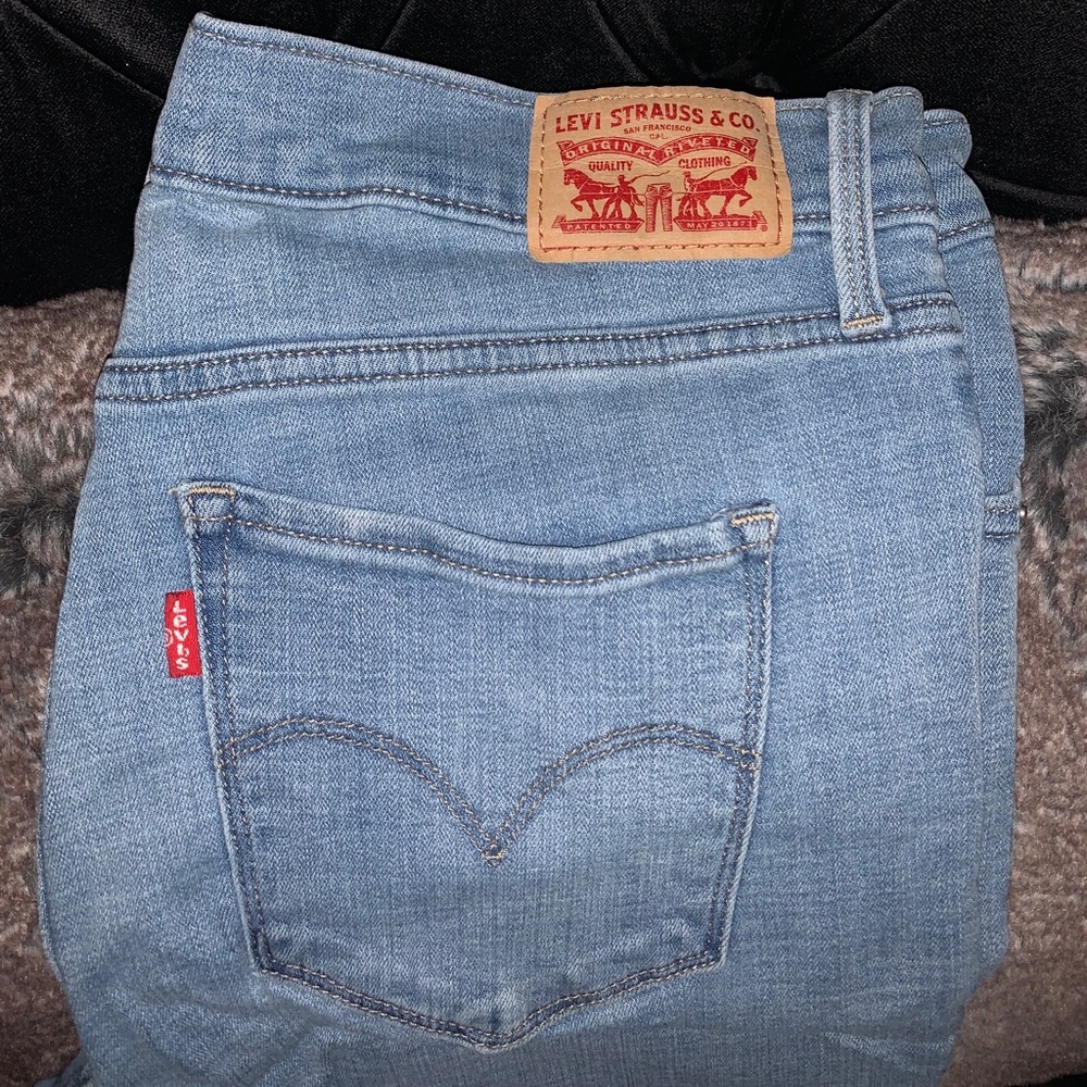 Levi’s Shaping Skinny Jeans